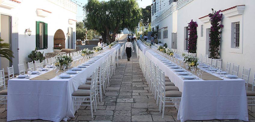 Festival wedding in Apulia, Fellini style