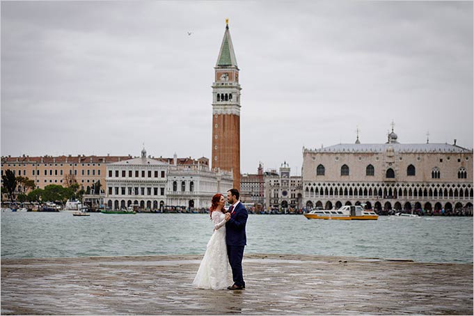 elope-in-venice