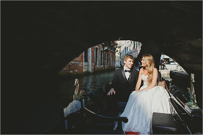 elope wedding ceremony on a Venetian Gondola