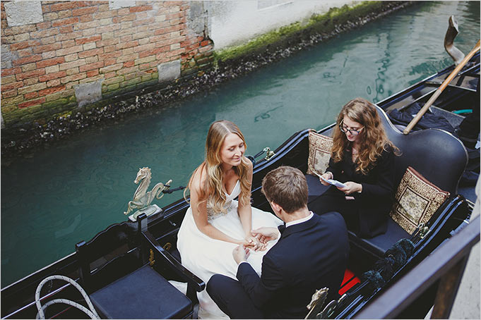 elope wedding ceremony on a Venetian Gondola