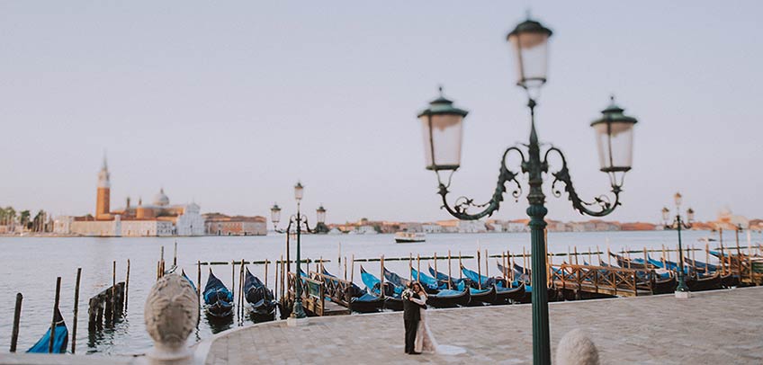 wedding in Venice at sunrise