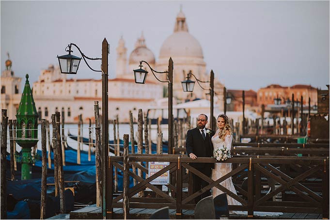 romantic wedding in Venice at sunrise