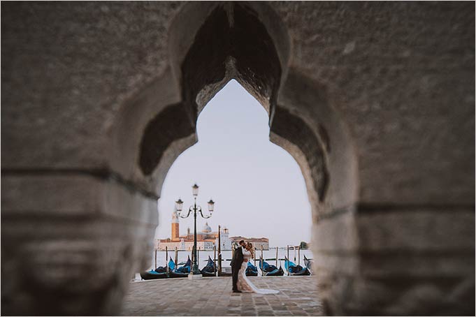 romantic wedding in Venice at sunrise