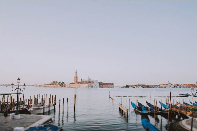 romantic wedding in Venice at sunrise