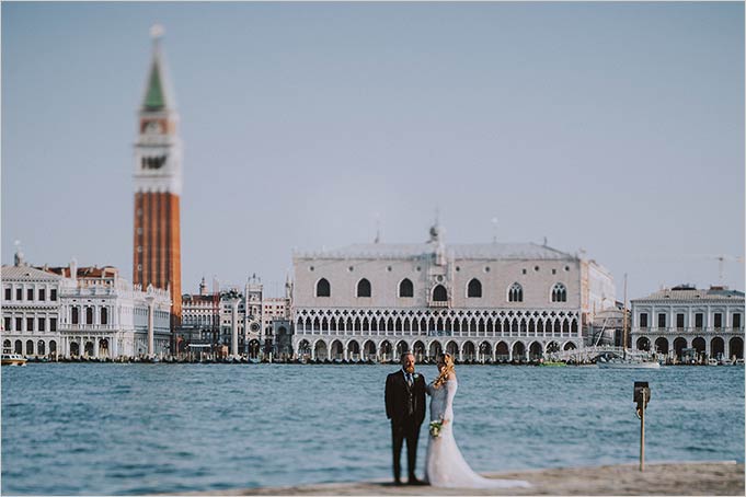 romantic wedding in Venice at sunrise