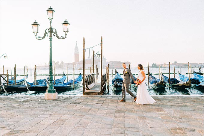 wedding in Venice at sunrise