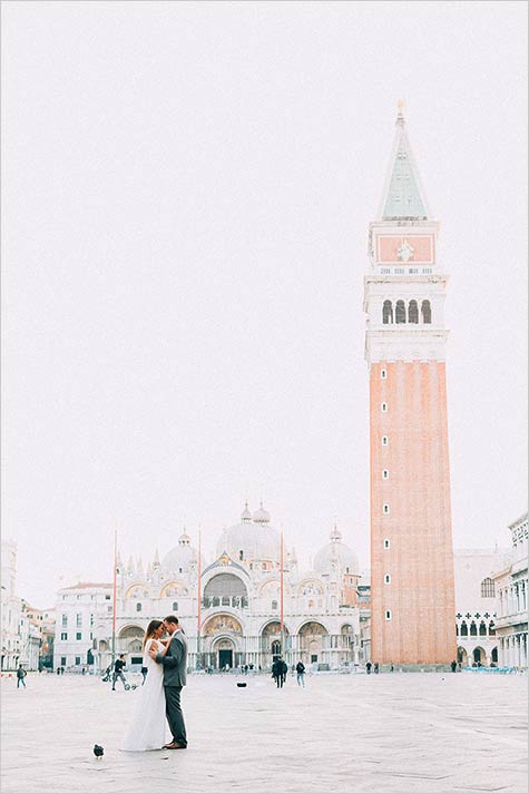 wedding in Venice at sunrise