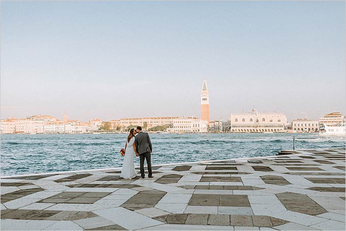 wedding in Venice at sunrise