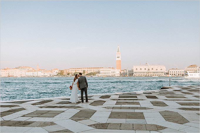 wedding in Venice at sunrise