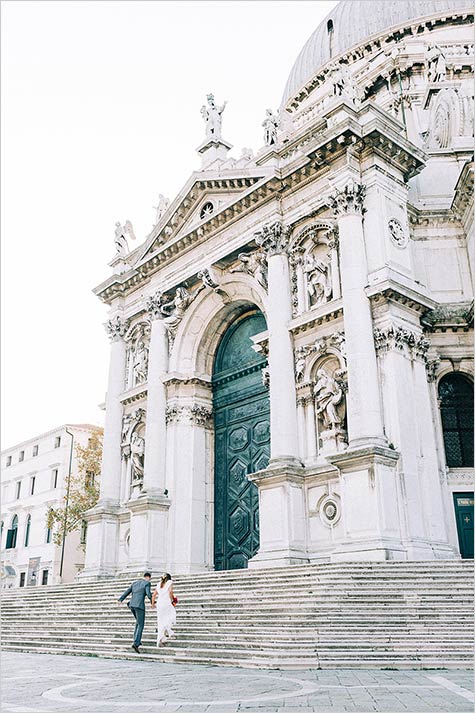 wedding in Venice at sunrise