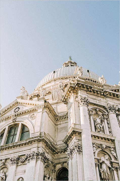 wedding in Venice at sunrise