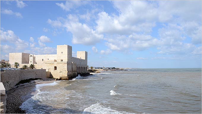 Wedding reception at Swabian Castle in Trani, Apulia