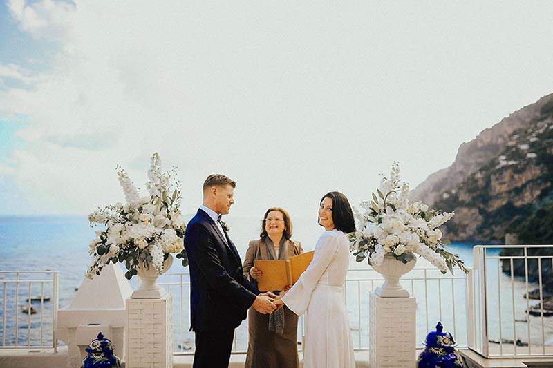 elope in Positano