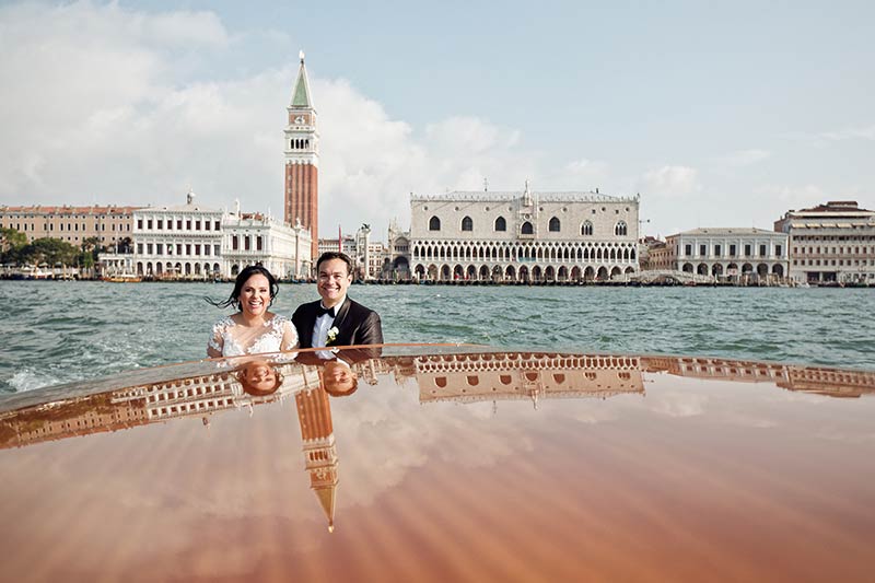Wedding boat tour in Venice