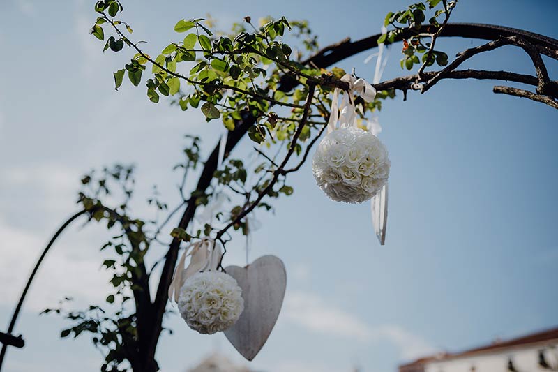 Rose garden ceremony in Venice