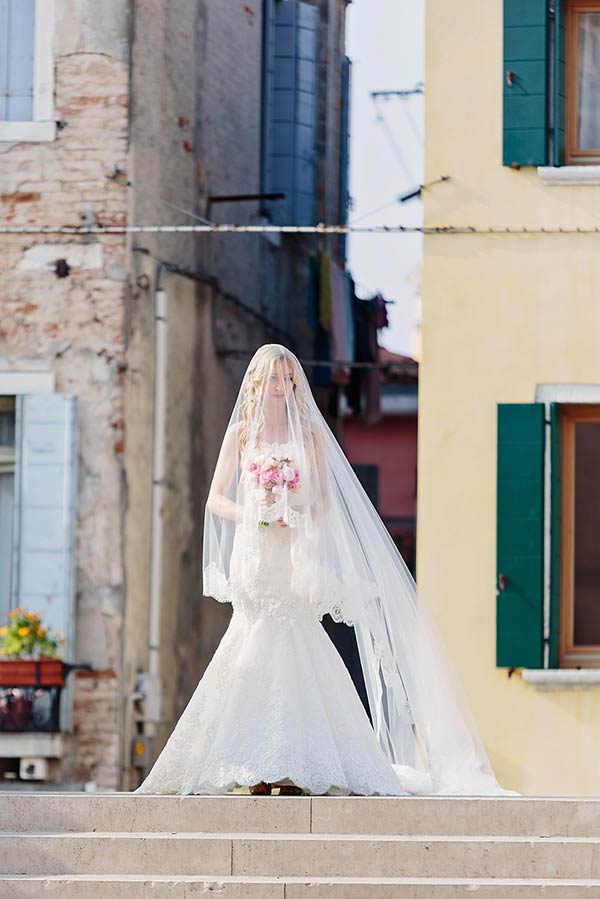 Romantic photo-shoot before the ceremony