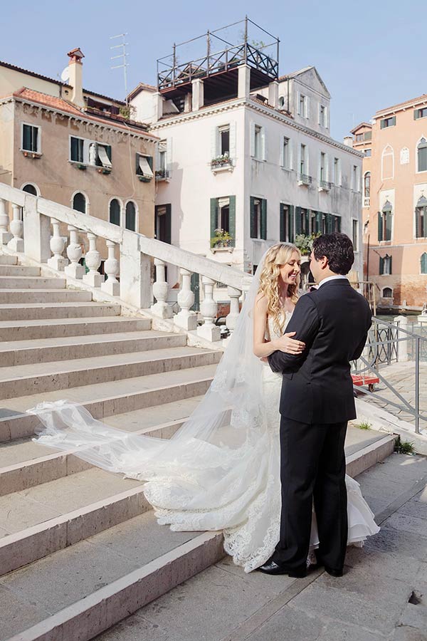 Romantic photo-shoot before the ceremony