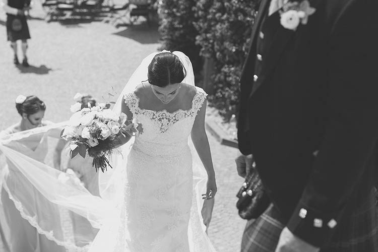 romantic religious ceremony in Cervo