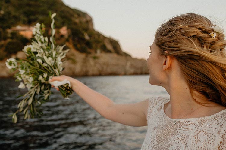 boat trip along the Italian Riviera shoreline