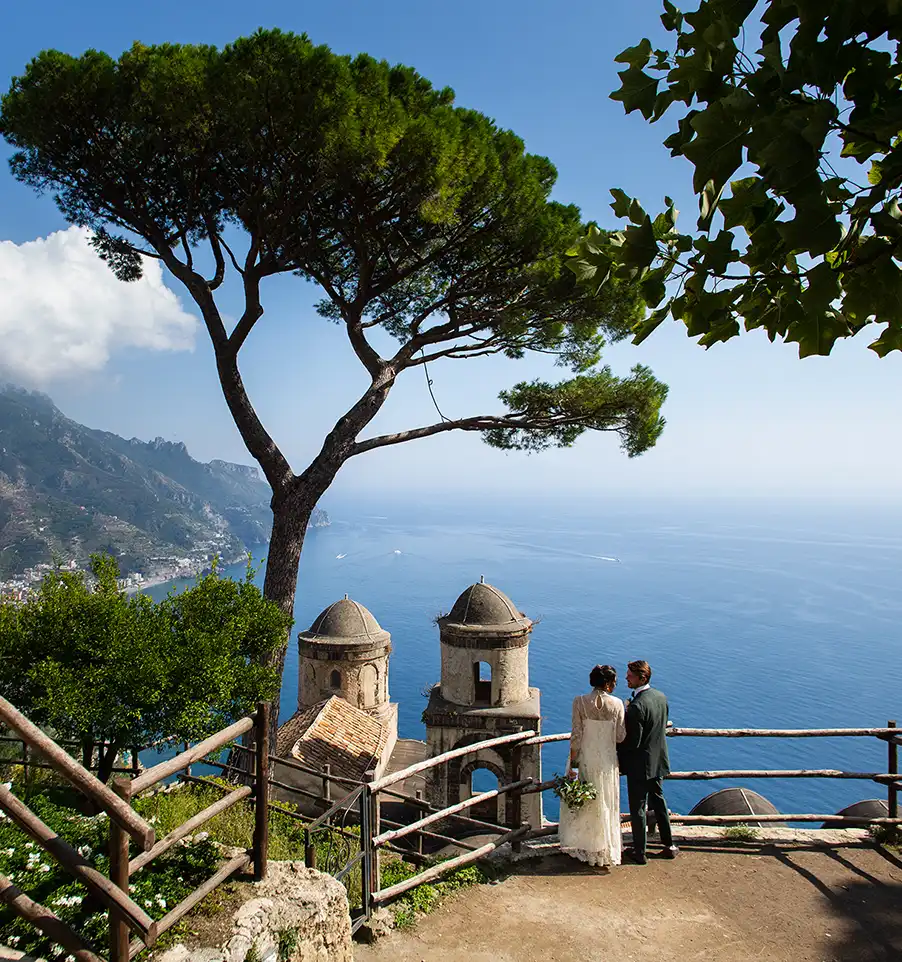 isw_Amalfi-Coast-wedding_panorama Bride and groom overlooking the Mediterranean Sea on the Amalfi Coast